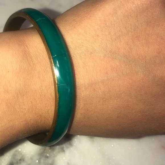 Vtg Shimmery Blue Resin & Brass Metal Bangle .4” Width 8” Inside - Picture 4 of 6